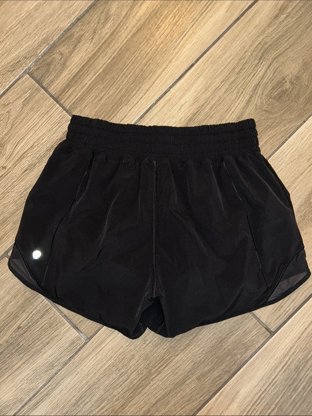 Lululemon Hotty Hot High-Rise Lined Short 4” - Picture 6 of 9